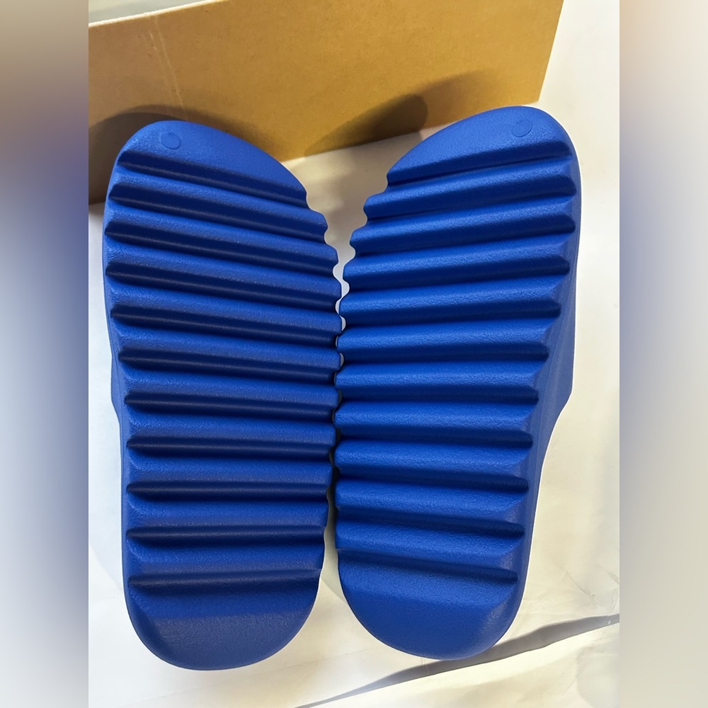 Yeezy Royal Blue Slides - Picture 7 of 7
